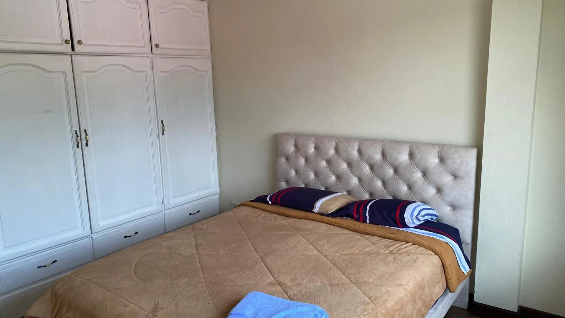 Comodo Departamento De 3 Dormitorios En Zona Exclusiva De Cuenca V